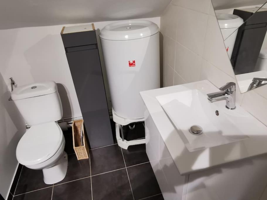 Studio Sous Les Toits Proche Paris Et Versailles Chaville Exterior foto